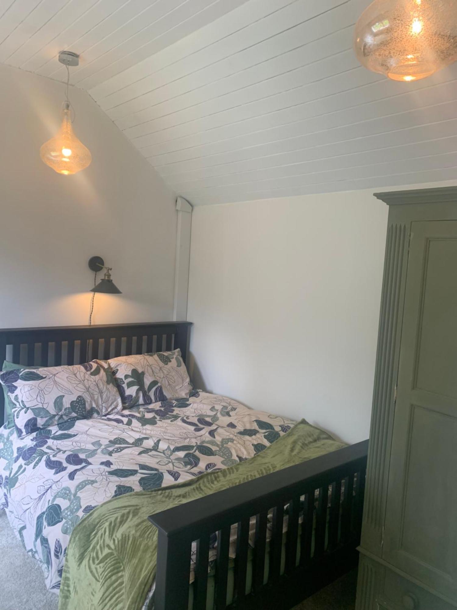 Newly Refurbished One Bedroom With Additional Sofa Bed Self Contained Flat In Garden Abbots Langley Ngoại thất bức ảnh